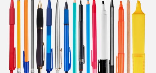 Saiba quais os principais tipos de canetas para colorir e desenhar, e conheça características dos produtos para deixar suas criações ainda melhores.